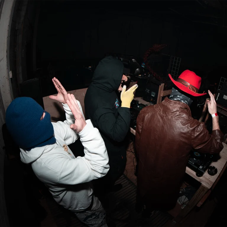 B.A.R CREW