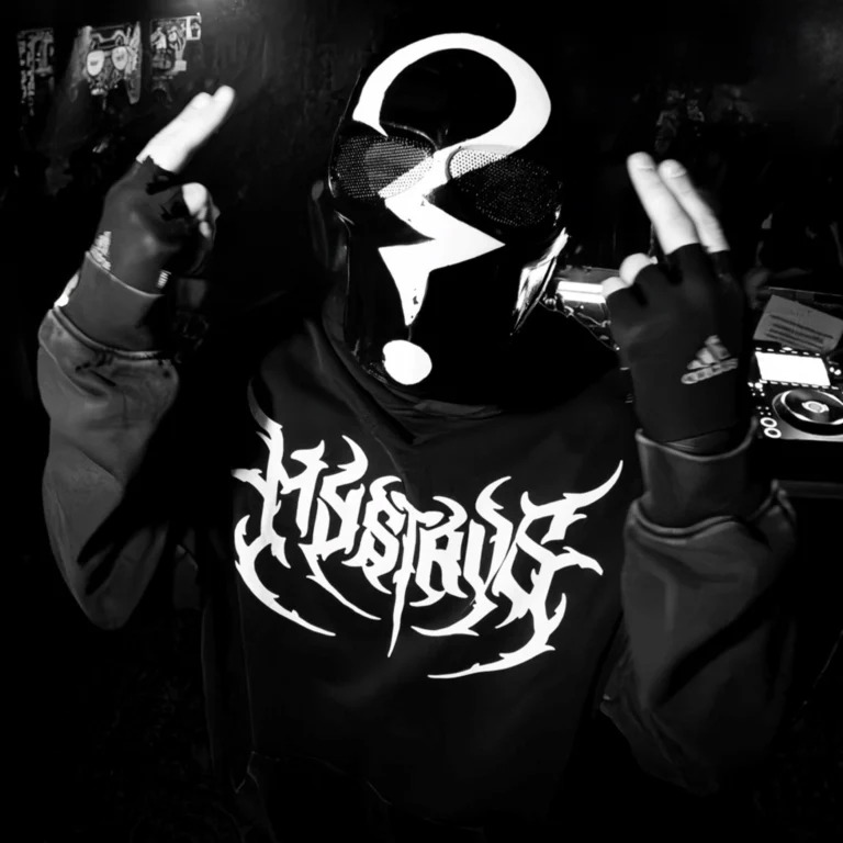 MYSTRVS