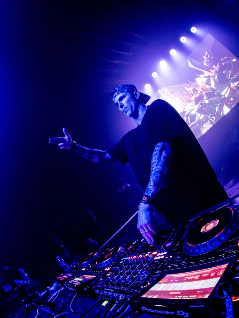 jcodymedia-2025-6-28-cromatik-photo-12