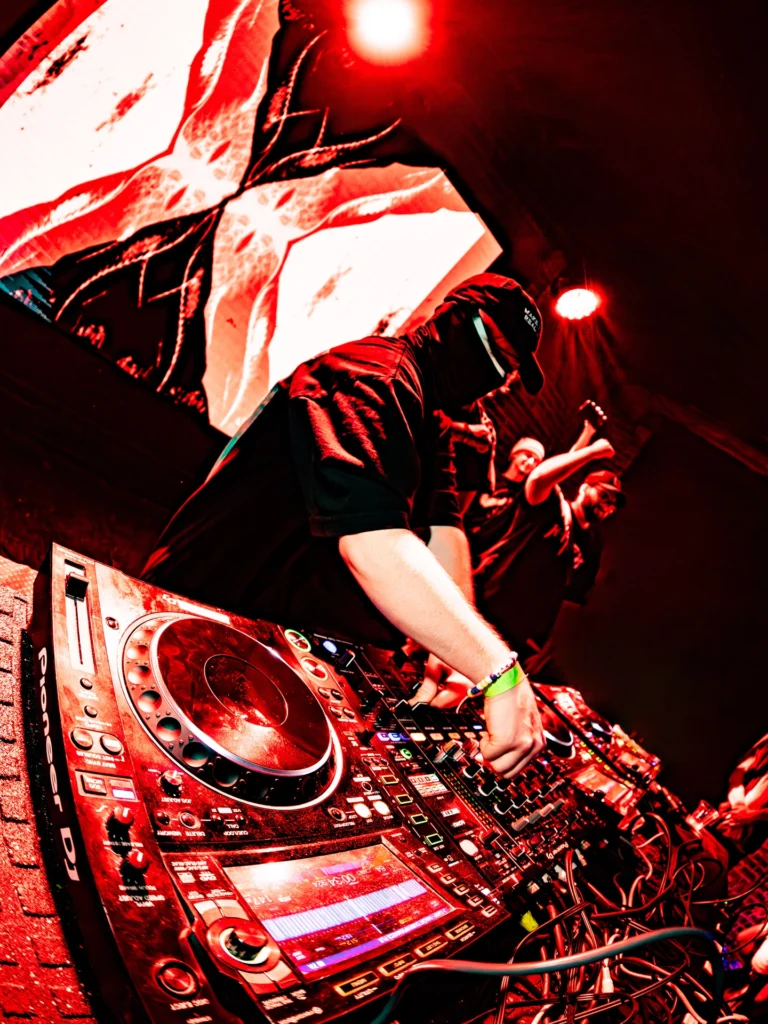 jcodymedia-2025-7-11-ergot-ktrex-anunnaki-photo-97